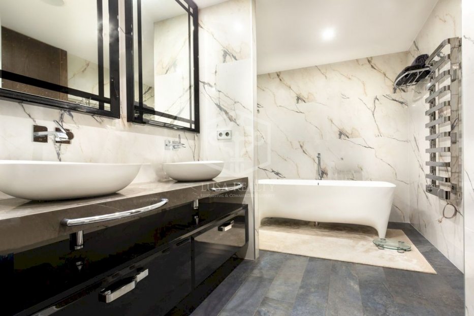 Huoneisto Barcelona, Espanja 4 makuuhuonetta, 325 m2 No. 78276