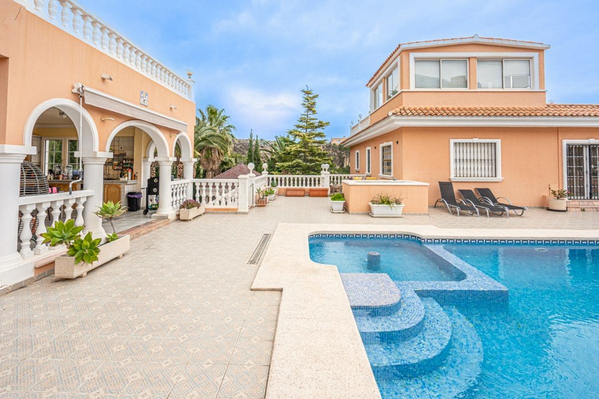 Villa en Calpe, Alicante, España 5 dormitorios, 460 m2 No. 80283