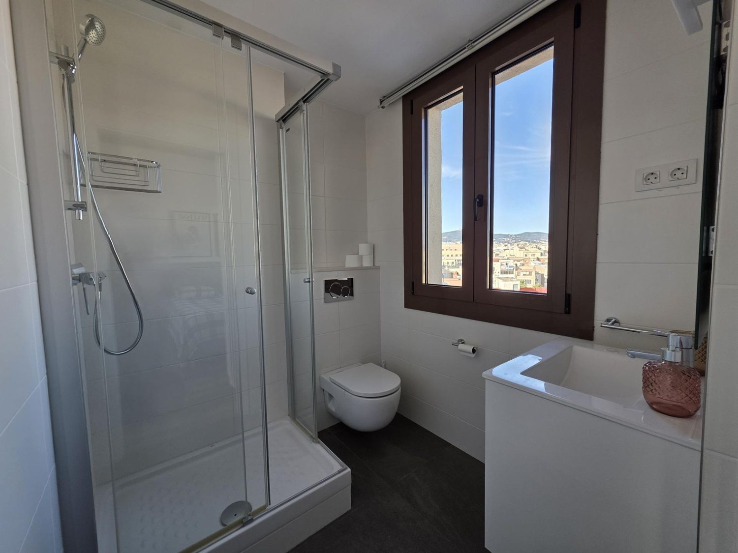 Lägenhet i Barcelona, Spanien 1 sovrum, 88 kvm. Nr. 160717