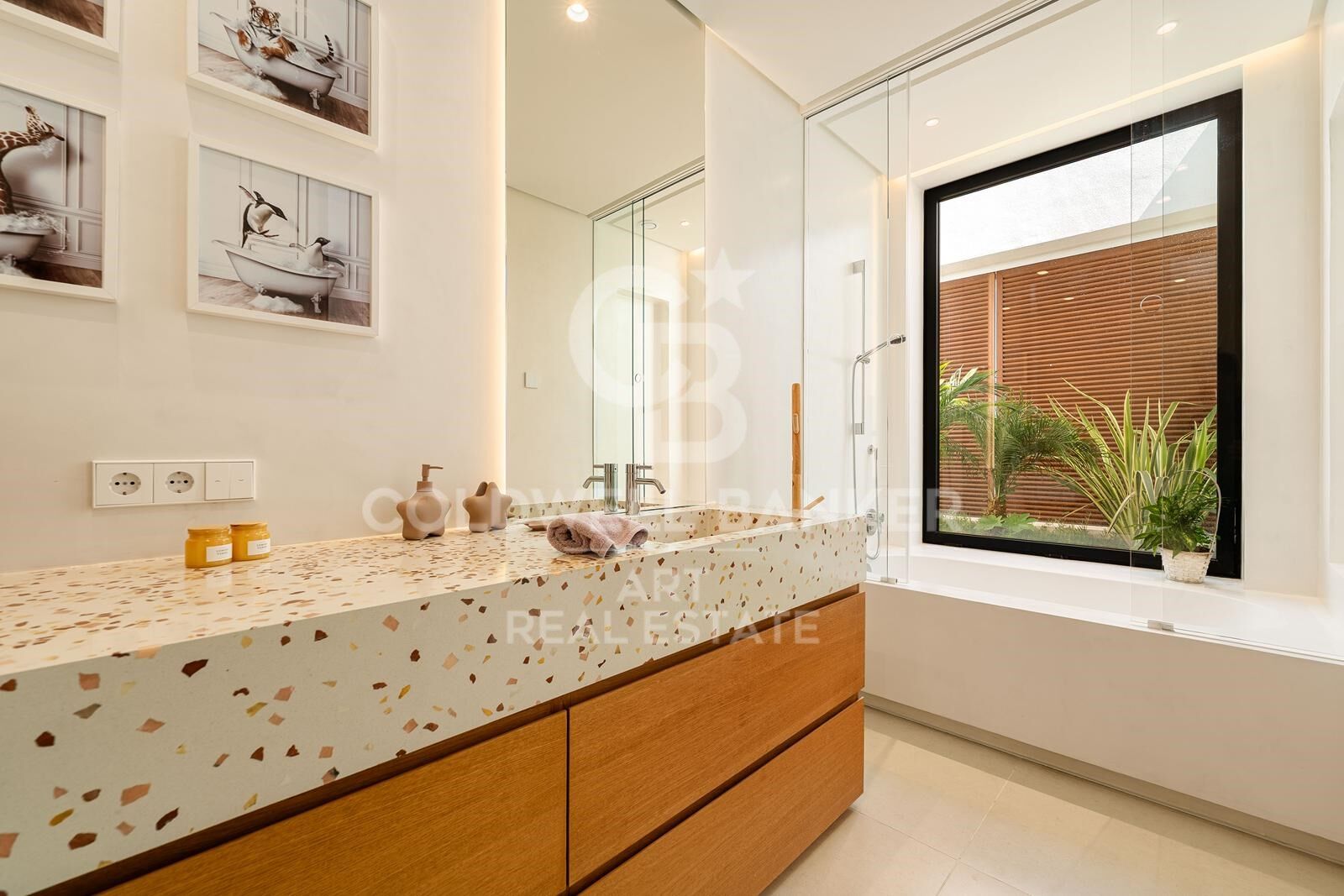 Dom w Marbella, Malaga, Hiszpania 6 sypialni, 1057 mkw. nr 157673