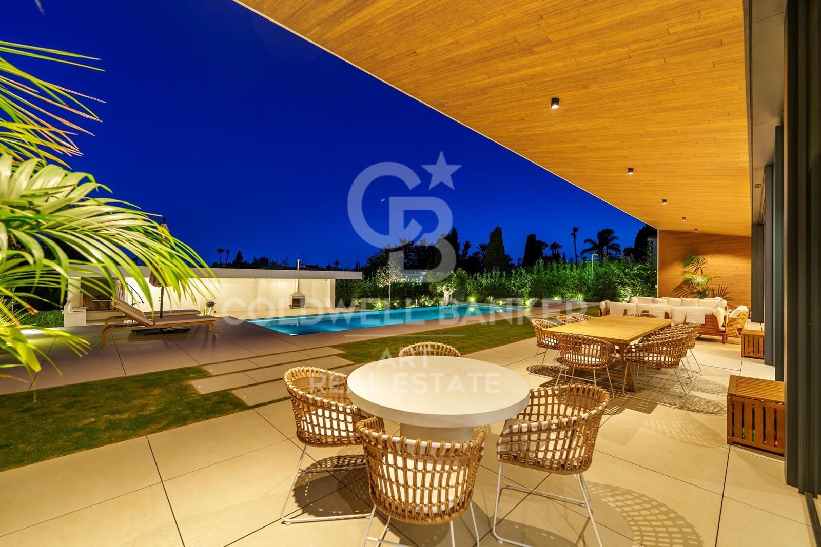 Dom w Marbella, Malaga, Hiszpania 6 sypialni, 1057 mkw. nr 157673