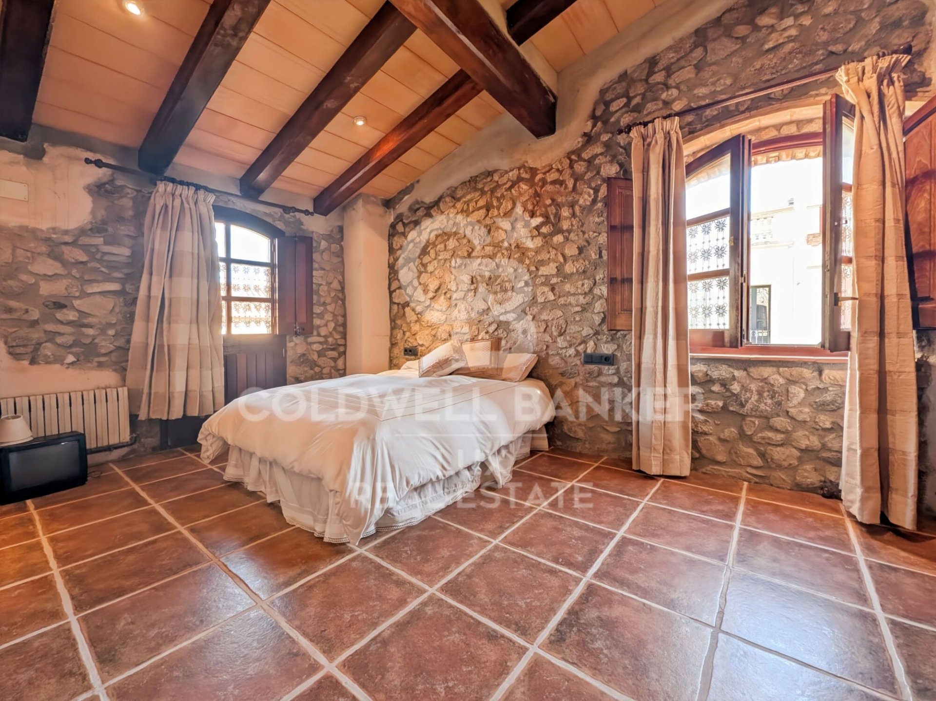 Сasa en Agullana, Gerona, España 3 dormitorios, 404 m2 No. 157671