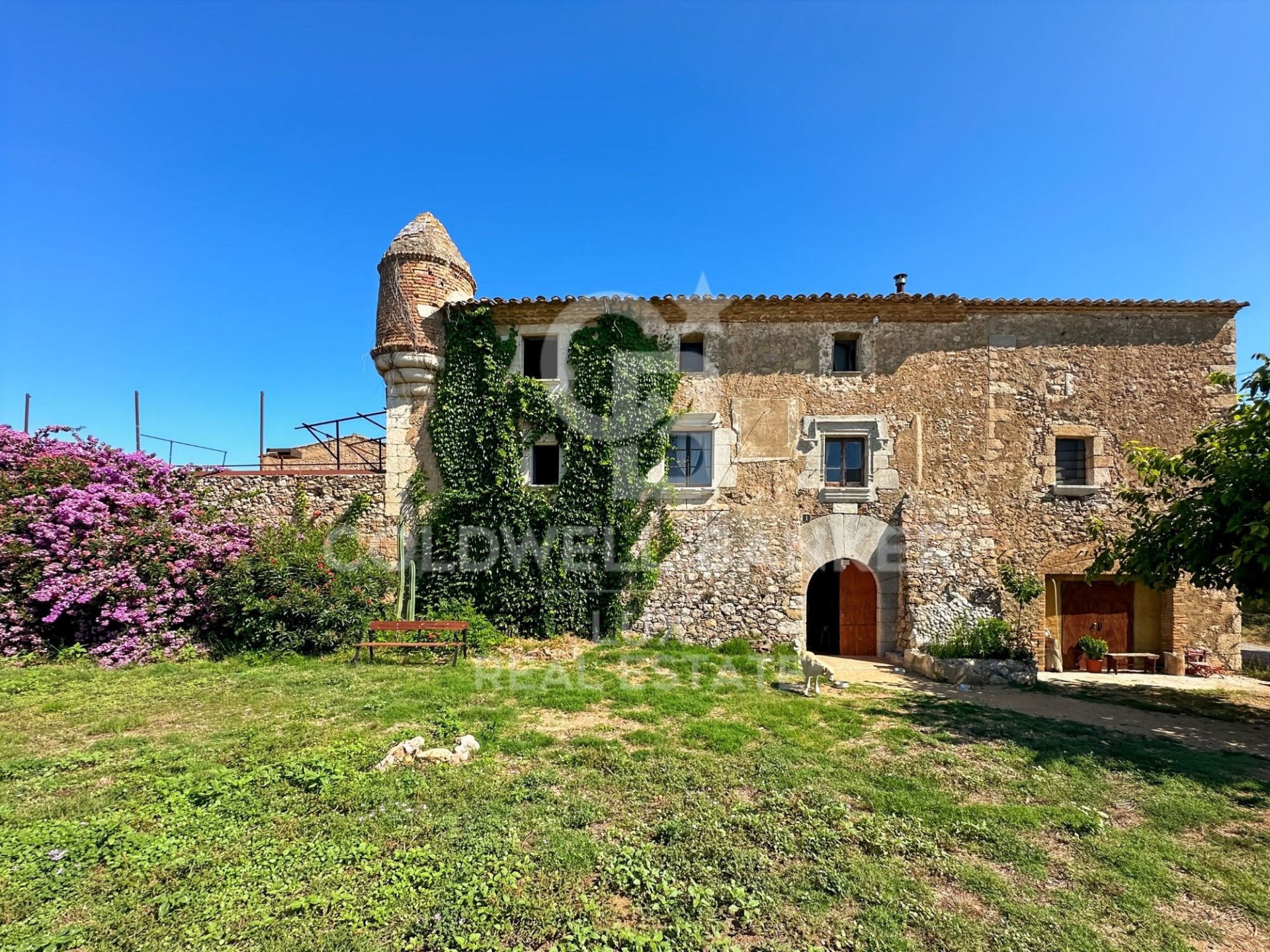 House à L'Escala, Girona, Espagne 1352 m2 No. 158174
