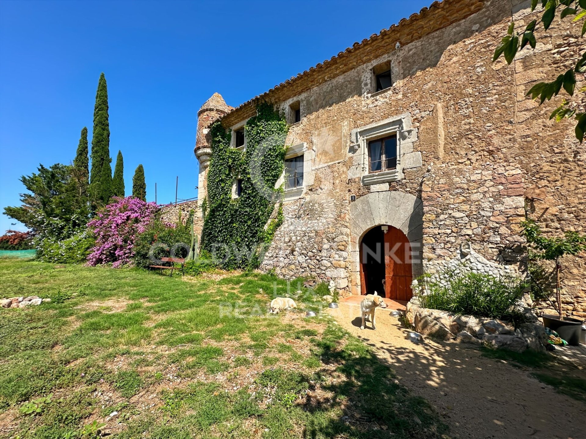 House à L'Escala, Girona, Espagne 1352 m2 No. 158174
