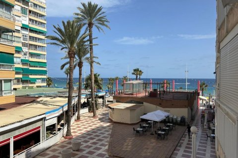 Apartamento en Benidorm, Alicante, España 3 dormitorios, 115 m2 No. 119384