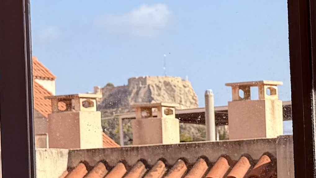 Apartamento en Alicante, España 3 dormitorios,  No. 195429