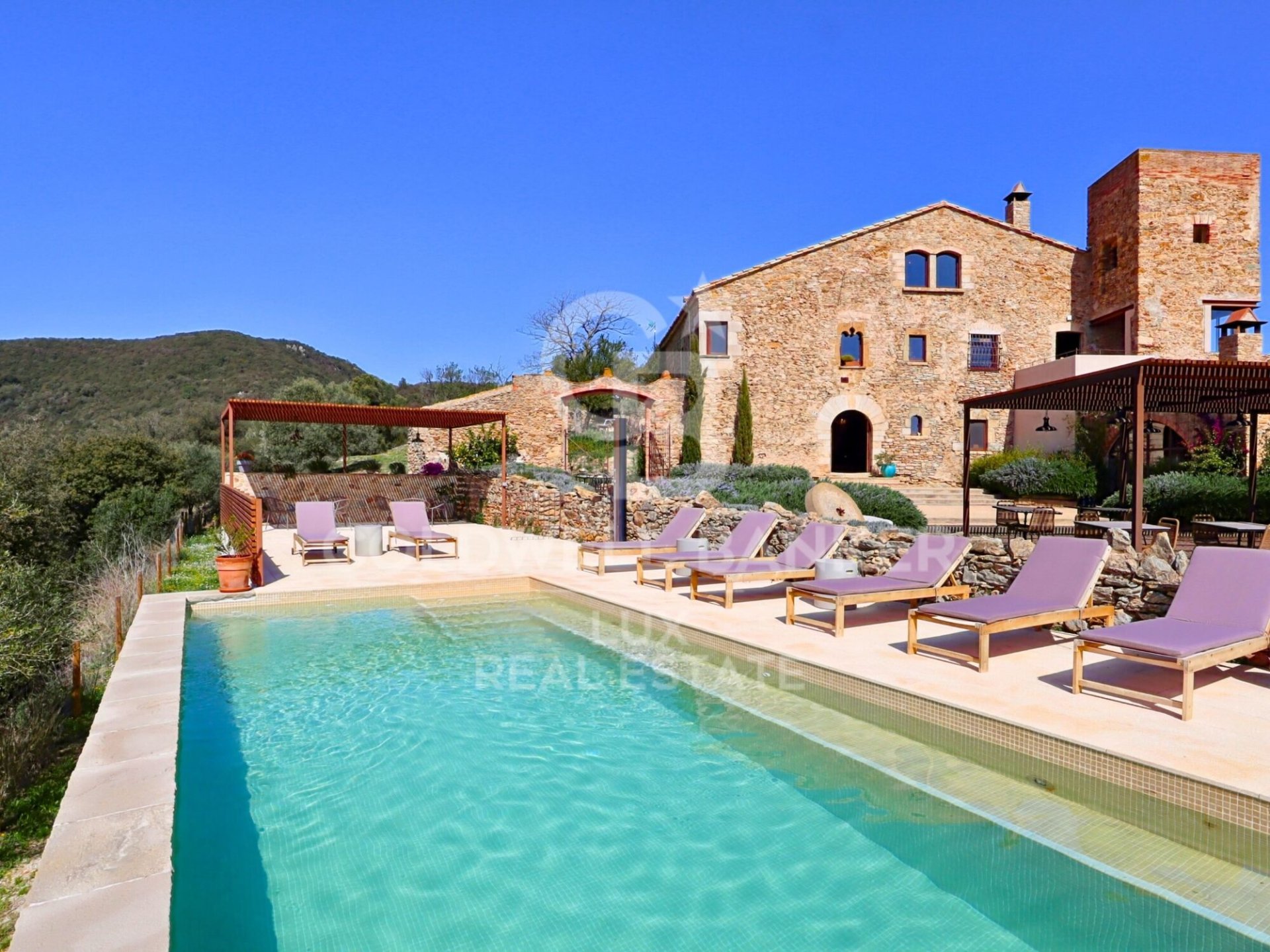 House in Girona, Spain 12 bedrooms, 1152 sq.m. No. 160187