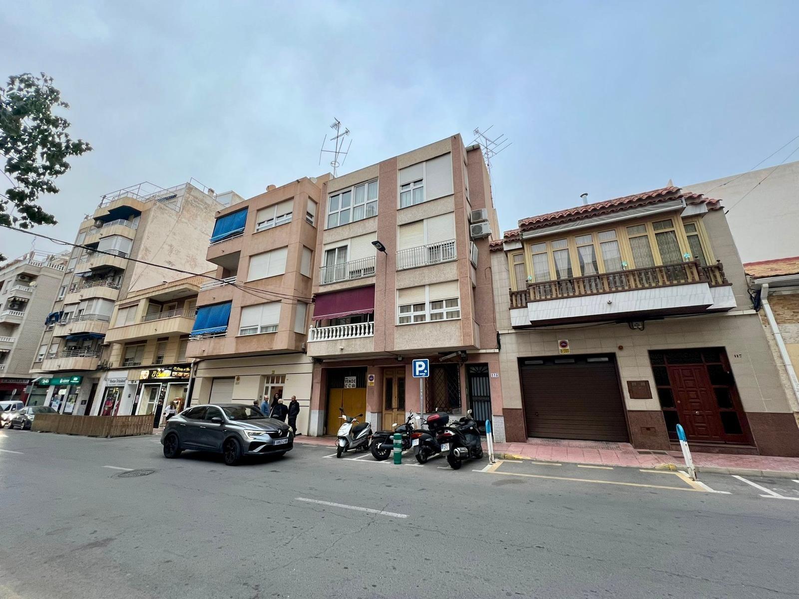 Huoneisto Torrevieja, Alicante, Espanja 4 makuuhuonetta, 112 m2 No. 182971