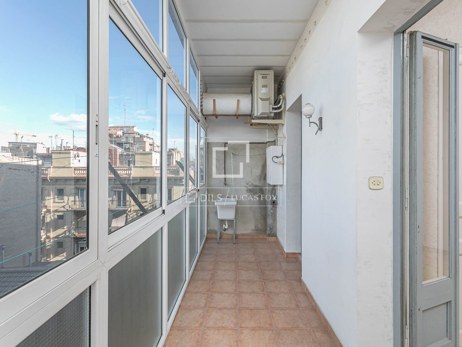 Appartamento a Barcelona, Spagna 4 camere da letto, 81 mq. N° 192678