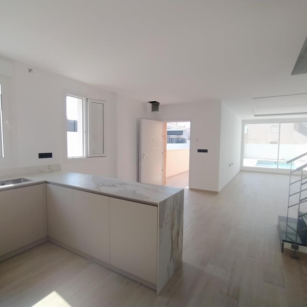 Villa en Torrevieja, Alicante, España 3 dormitorios,  No. 139782