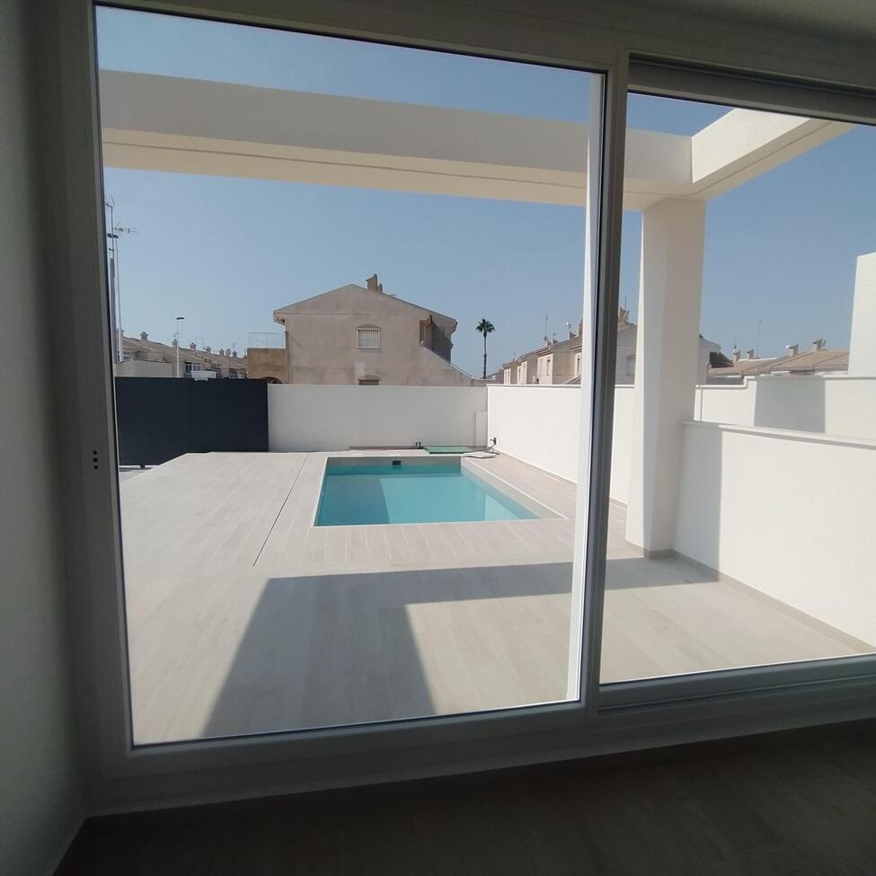 Villa en Torrevieja, Alicante, España 3 dormitorios,  No. 139782