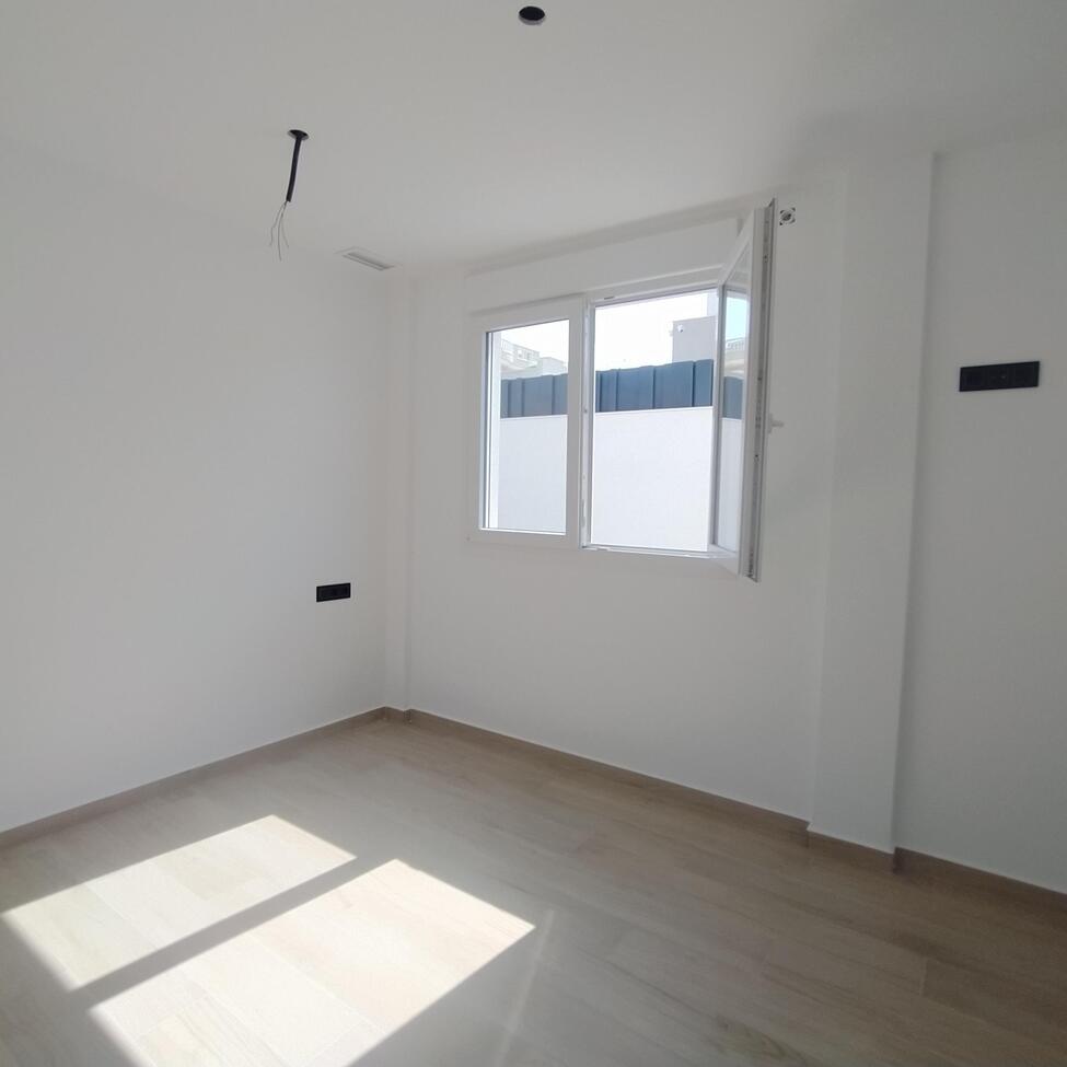 Villa en Torrevieja, Alicante, España 3 dormitorios,  No. 139782
