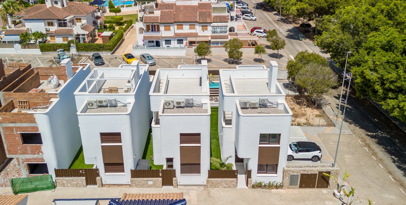 Villa en Mil Palmeras, Alicante, España 4 dormitorios, 173 m2 No. 189783