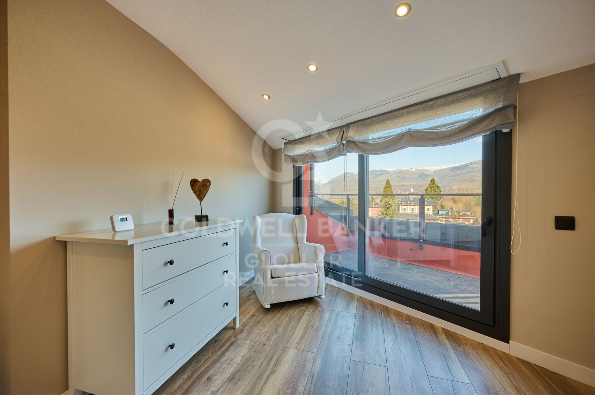 Dzīvoklis Girona, Spānijā 5 istabas, 180 m2 Nr. 179168