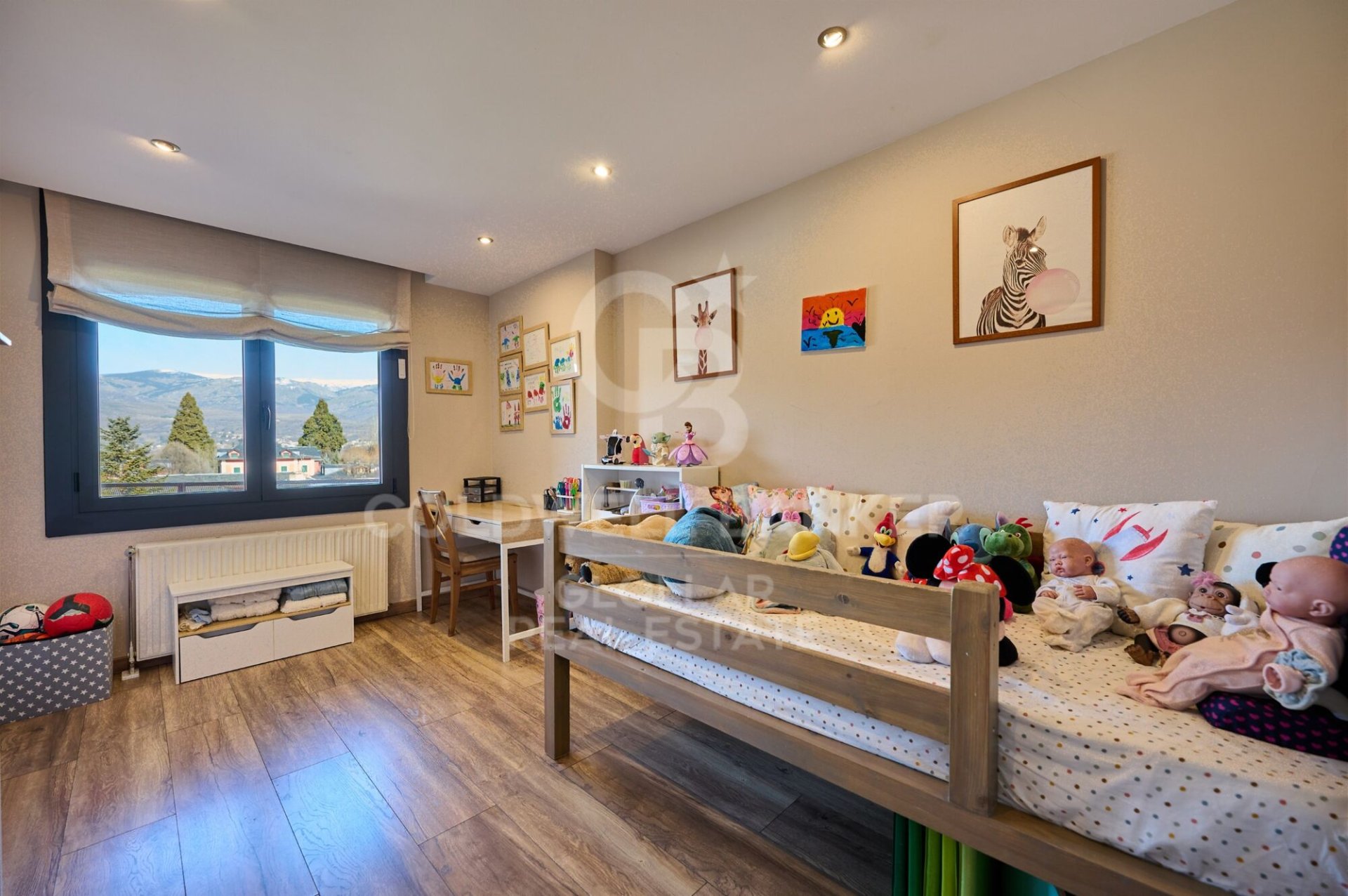 Dzīvoklis Girona, Spānijā 5 istabas, 180 m2 Nr. 179168