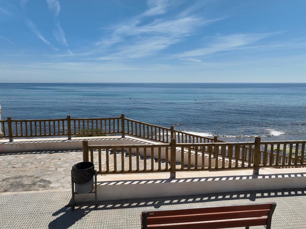 Villa in Cabo Roig, Alicante, Spain 8 bedrooms, 350 sq.m. No. 161735