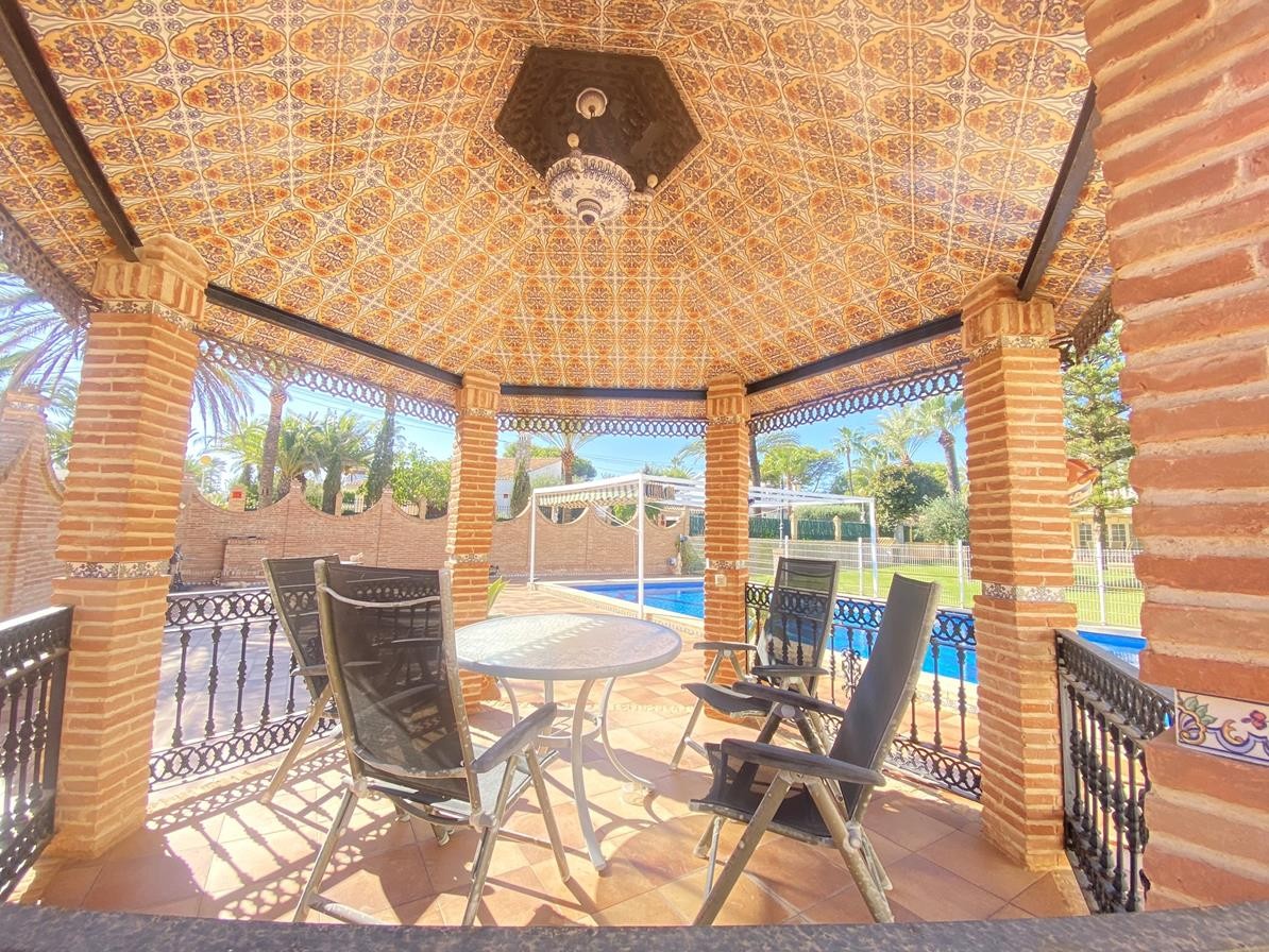 Villa in Cabo Roig, Alicante, Spain 8 bedrooms, 350 sq.m. No. 161735