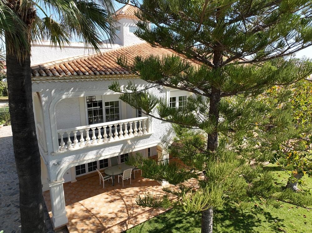 Villa in Cabo Roig, Alicante, Spain 8 bedrooms, 350 sq.m. No. 161735