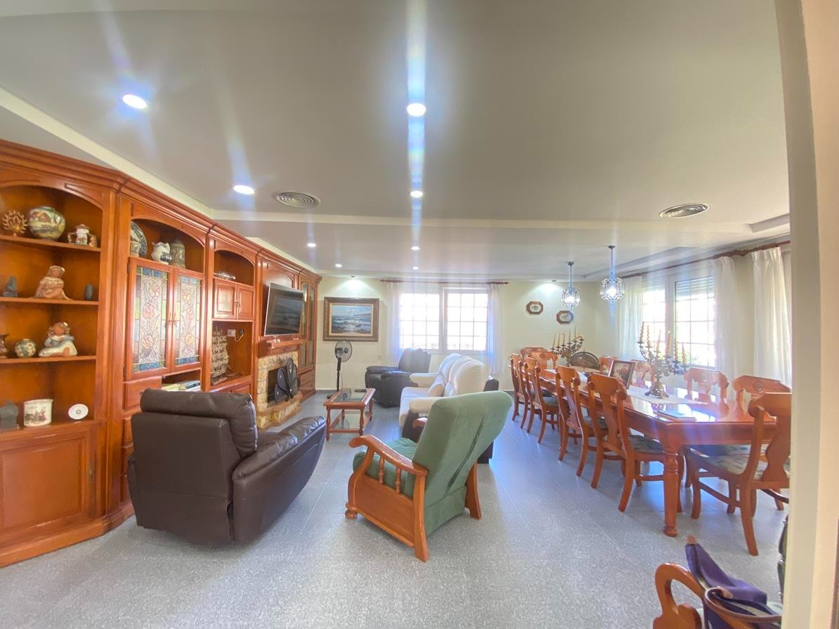 Villa in Cabo Roig, Alicante, Spain 8 bedrooms, 350 sq.m. No. 161735