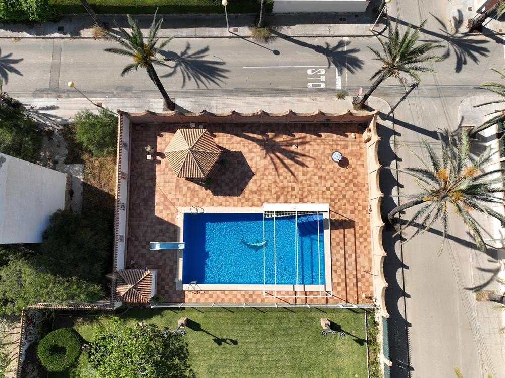 Villa in Cabo Roig, Alicante, Spain 8 bedrooms, 350 sq.m. No. 161735