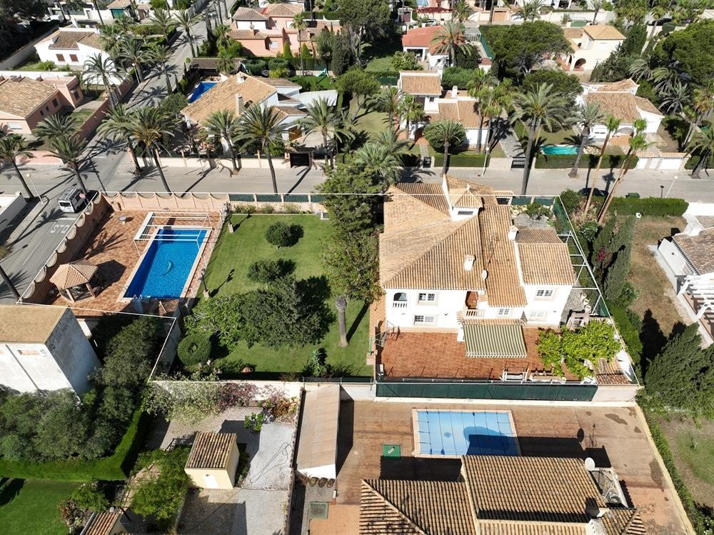 Villa in Cabo Roig, Alicante, Spain 8 bedrooms, 350 sq.m. No. 161735