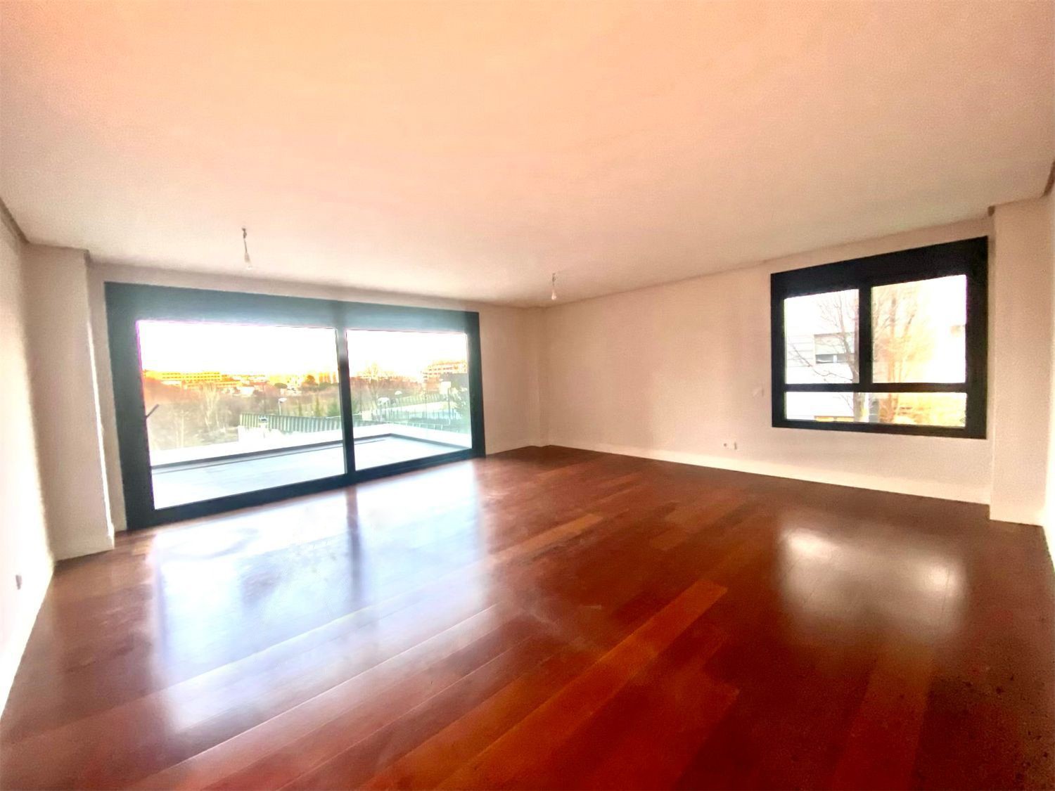 Apartamento en Madrid, España 4 dormitorios, 220 m2 No. 143142