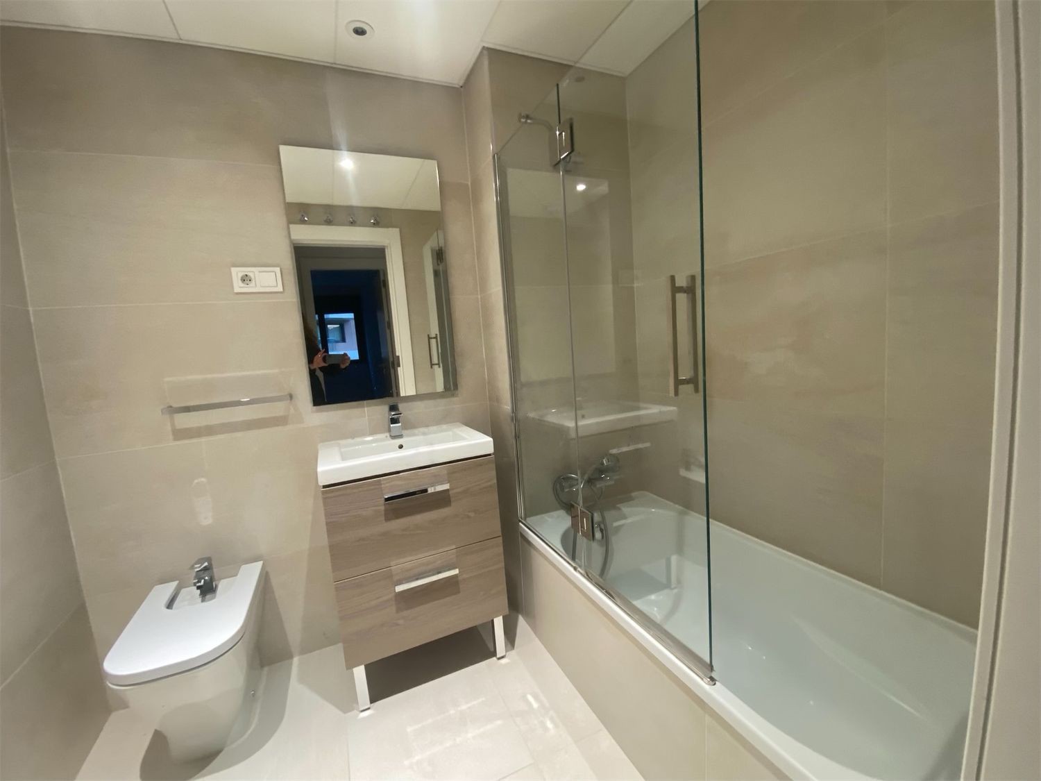 Apartamento en Madrid, España 4 dormitorios, 220 m2 No. 143142