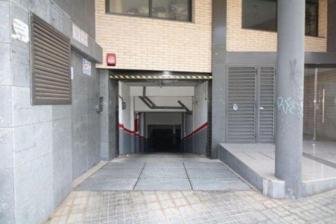 Garāža Sant Boi de Llobregat, Barcelona, Spānijā 7 m2 Nr. 191550