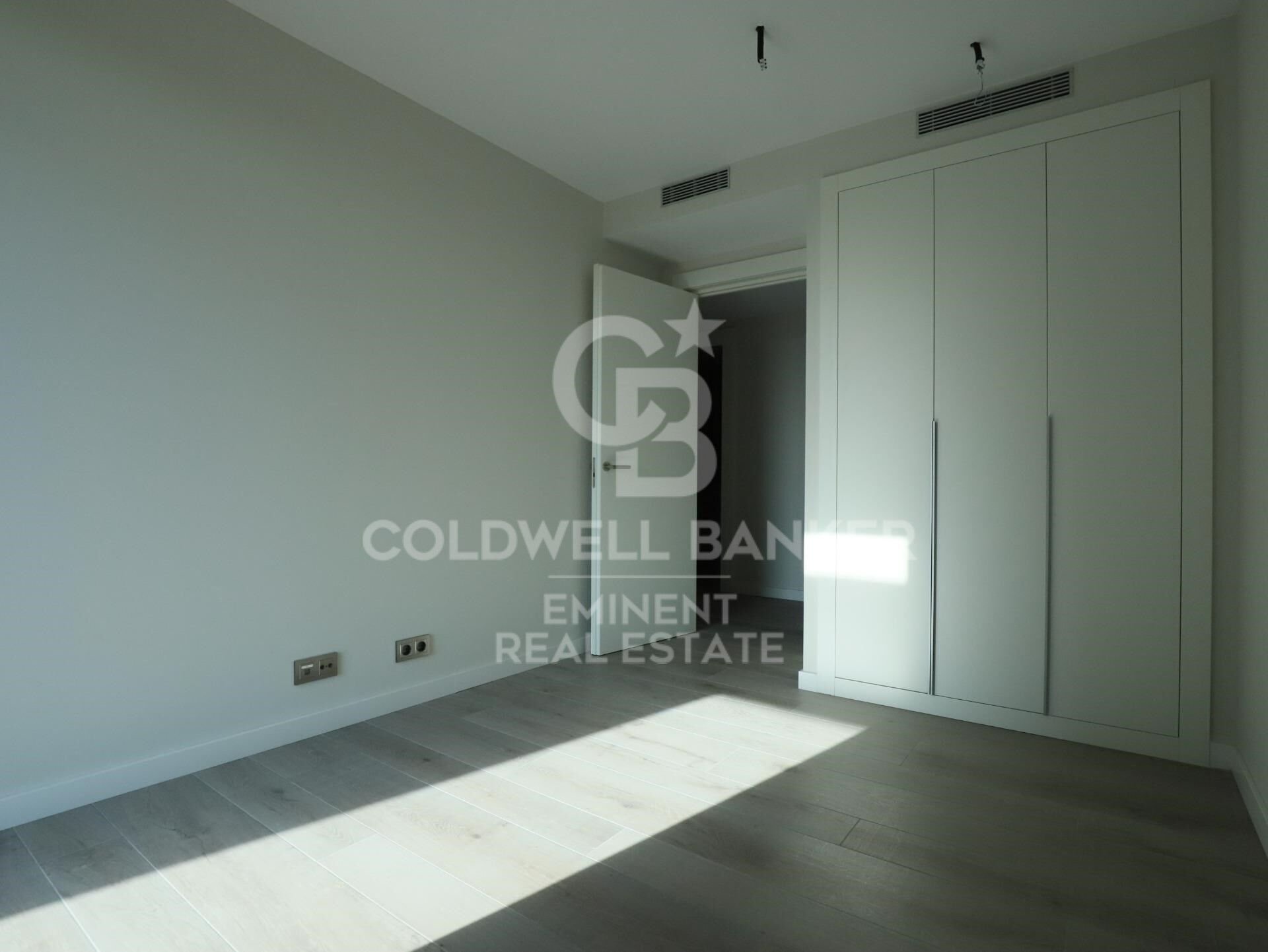 Takvåning i Esplugues de Llobregat, Barcelona, Spanien 4 sovrum, 170 kvm. Nr. 157172