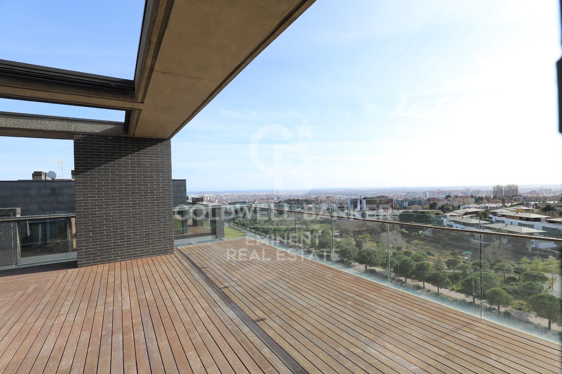 Takvåning i Esplugues de Llobregat, Barcelona, Spanien 4 sovrum, 170 kvm. Nr. 157172