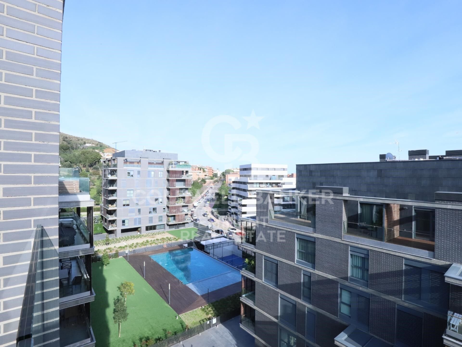 Takvåning i Esplugues de Llobregat, Barcelona, Spanien 4 sovrum, 170 kvm. Nr. 157172