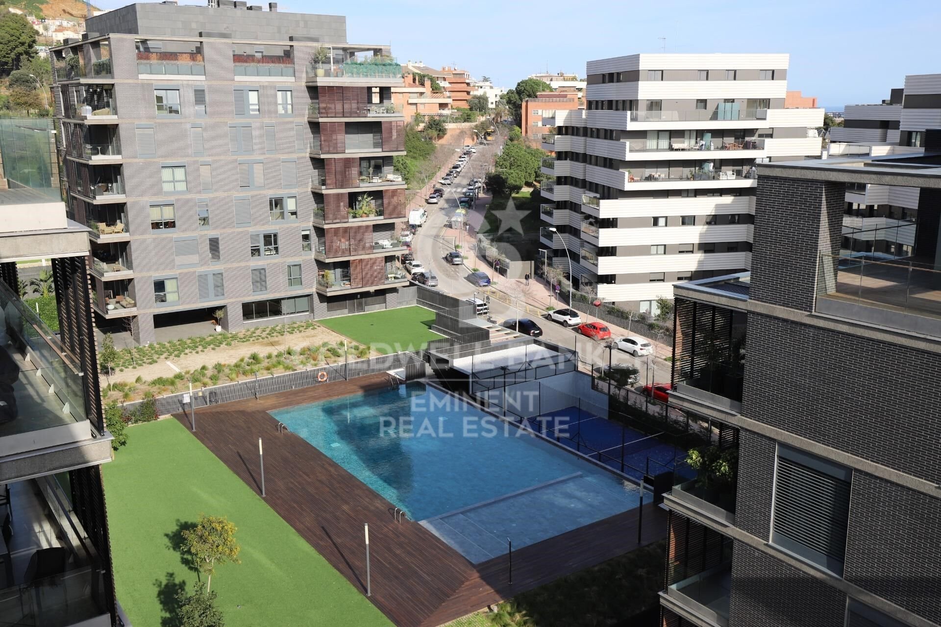 Takvåning i Esplugues de Llobregat, Barcelona, Spanien 4 sovrum, 170 kvm. Nr. 157172