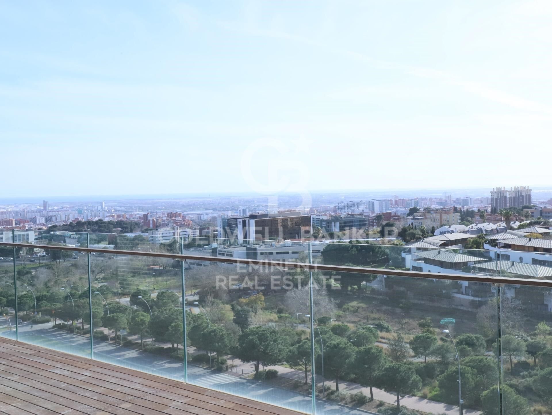 Takvåning i Esplugues de Llobregat, Barcelona, Spanien 4 sovrum, 170 kvm. Nr. 157172