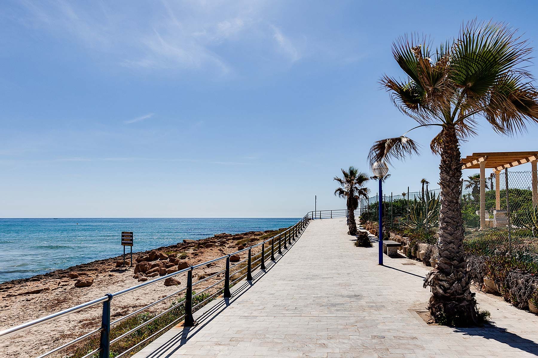 Villa i La Zenia, Alicante, Spanien 3 sovrum, 203 kvm. Nr. 151600