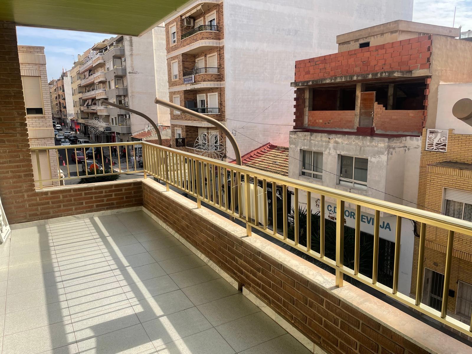 Dzīvoklis Torrevieja, Alicante, Spānijā 4 istabas, 200 m2 Nr. 115423