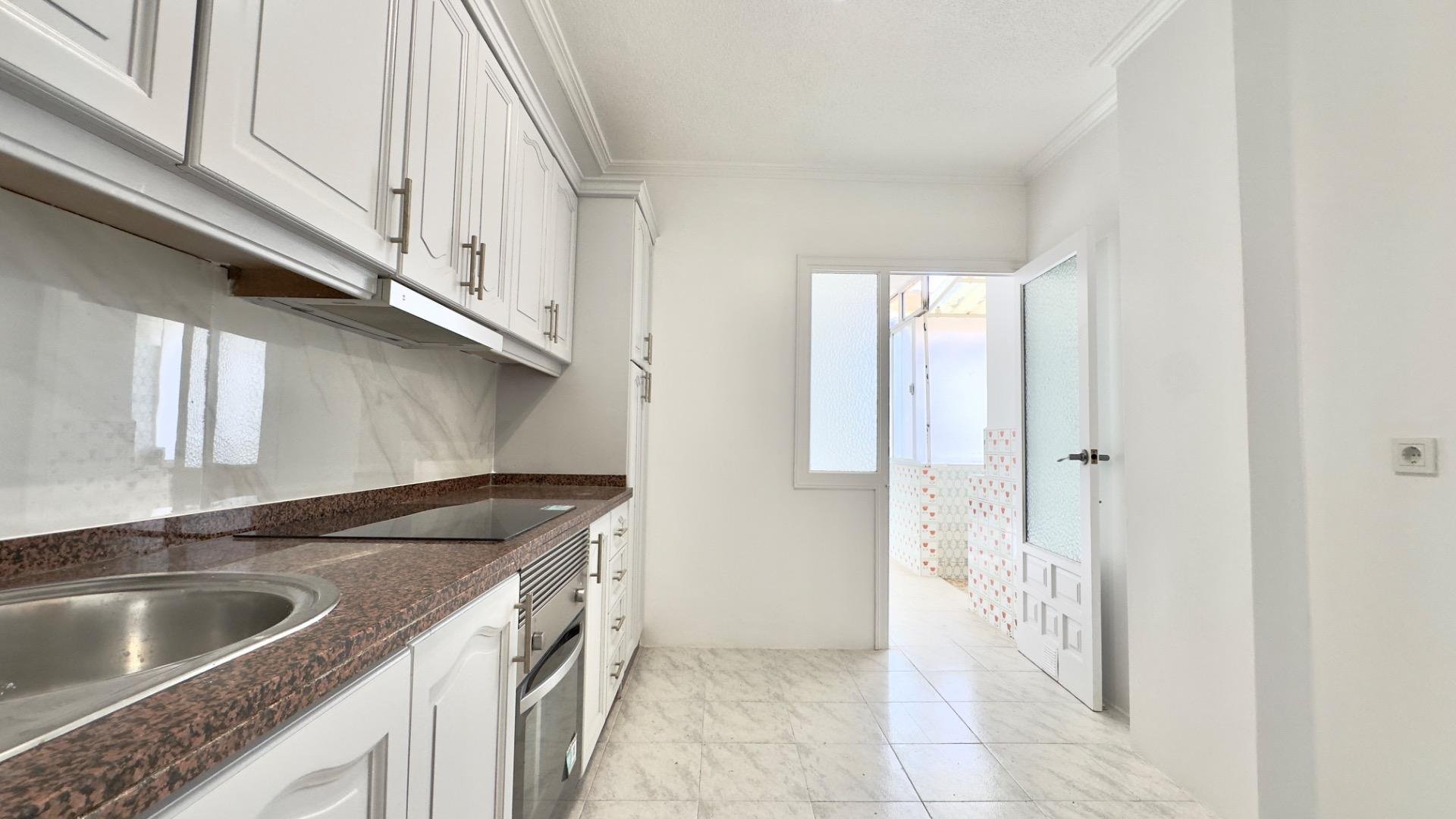 Apartamento en Torrevieja, Alicante, España 3 dormitorios, 95 m2 No. 188527