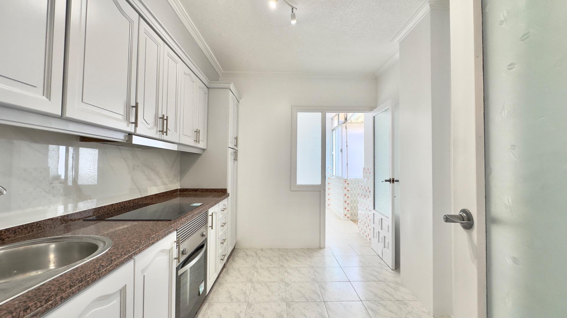 Apartamento en Torrevieja, Alicante, España 3 dormitorios, 95 m2 No. 188527