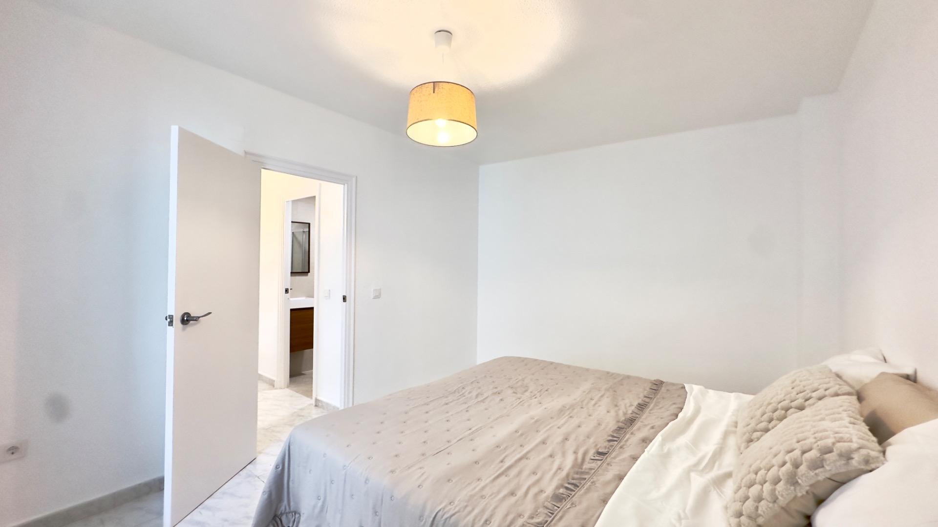Apartamento en Torrevieja, Alicante, España 3 dormitorios, 95 m2 No. 188527