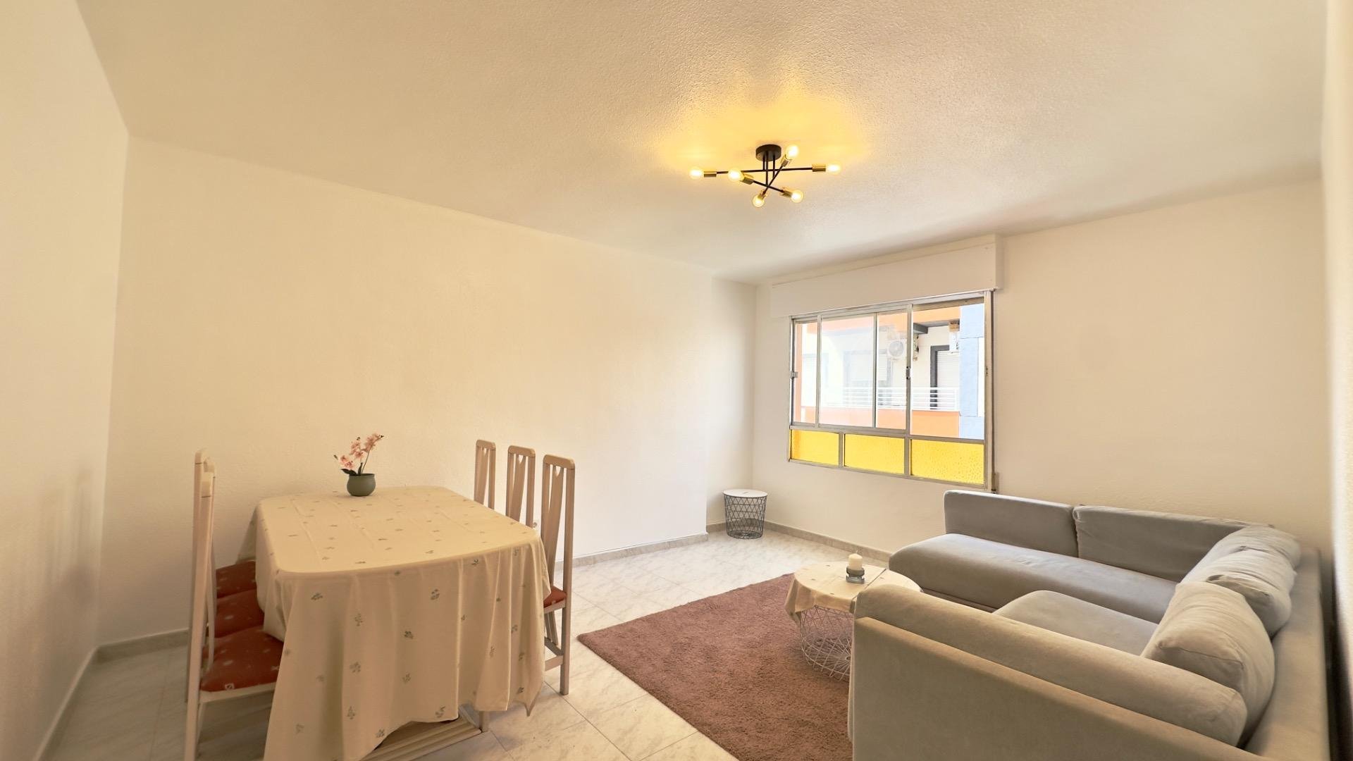 Apartamento en Torrevieja, Alicante, España 3 dormitorios, 95 m2 No. 188527