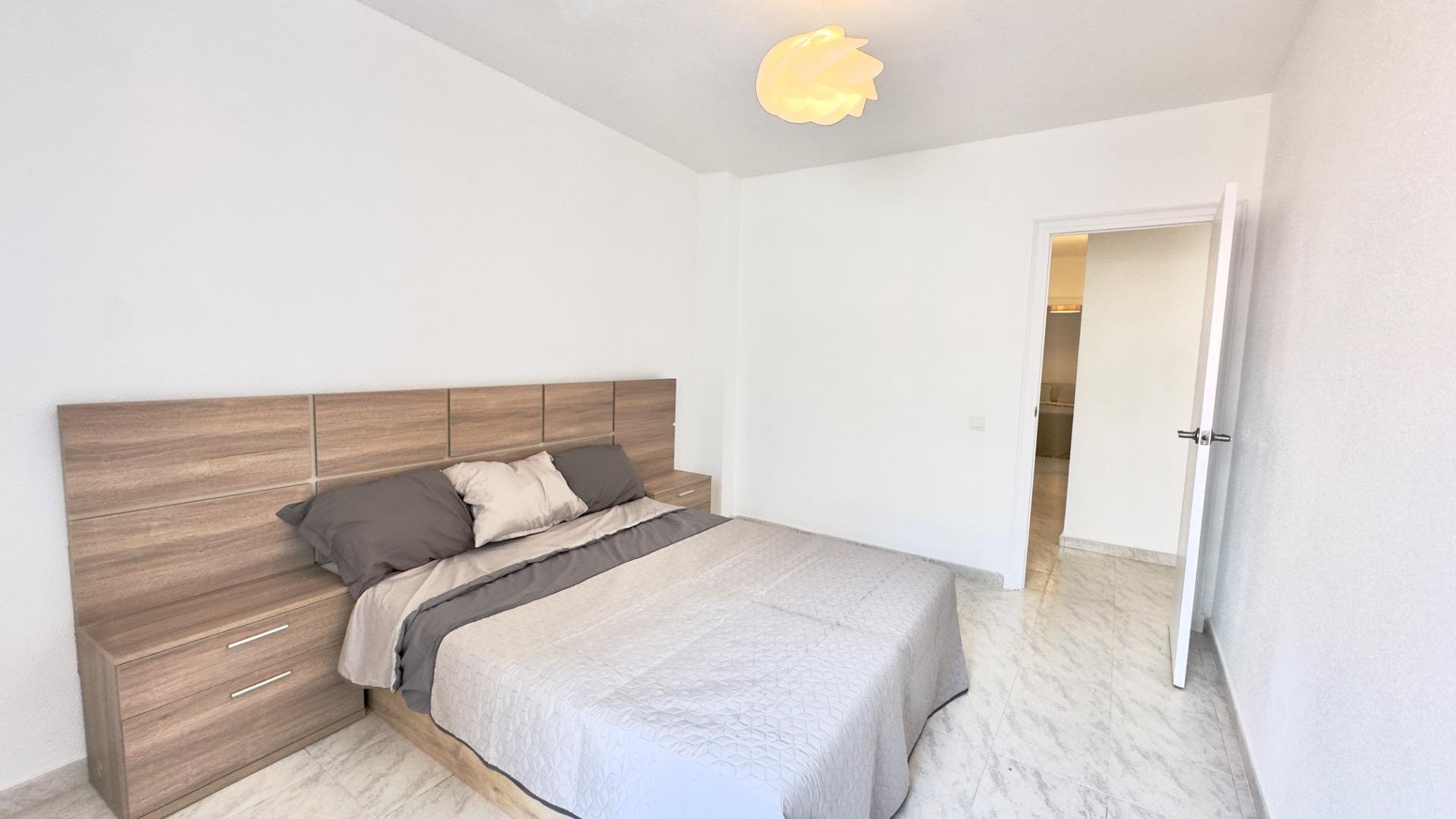 Apartamento en Torrevieja, Alicante, España 3 dormitorios, 95 m2 No. 188527