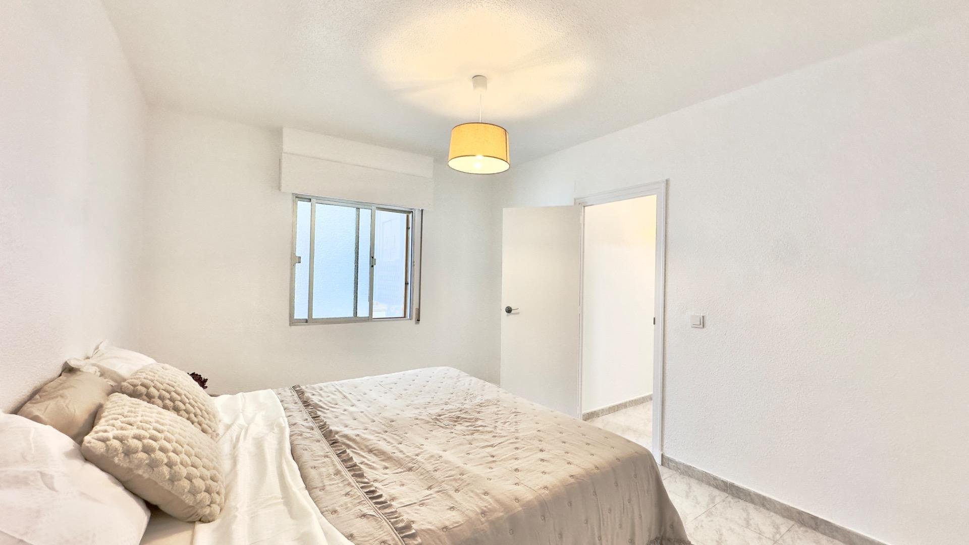 Apartamento en Torrevieja, Alicante, España 3 dormitorios, 95 m2 No. 188527