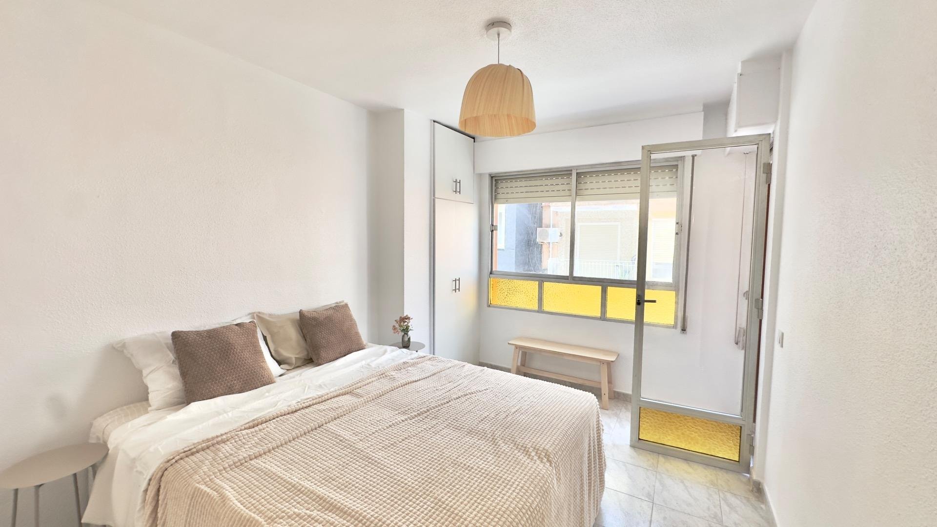 Apartamento en Torrevieja, Alicante, España 3 dormitorios, 95 m2 No. 188527