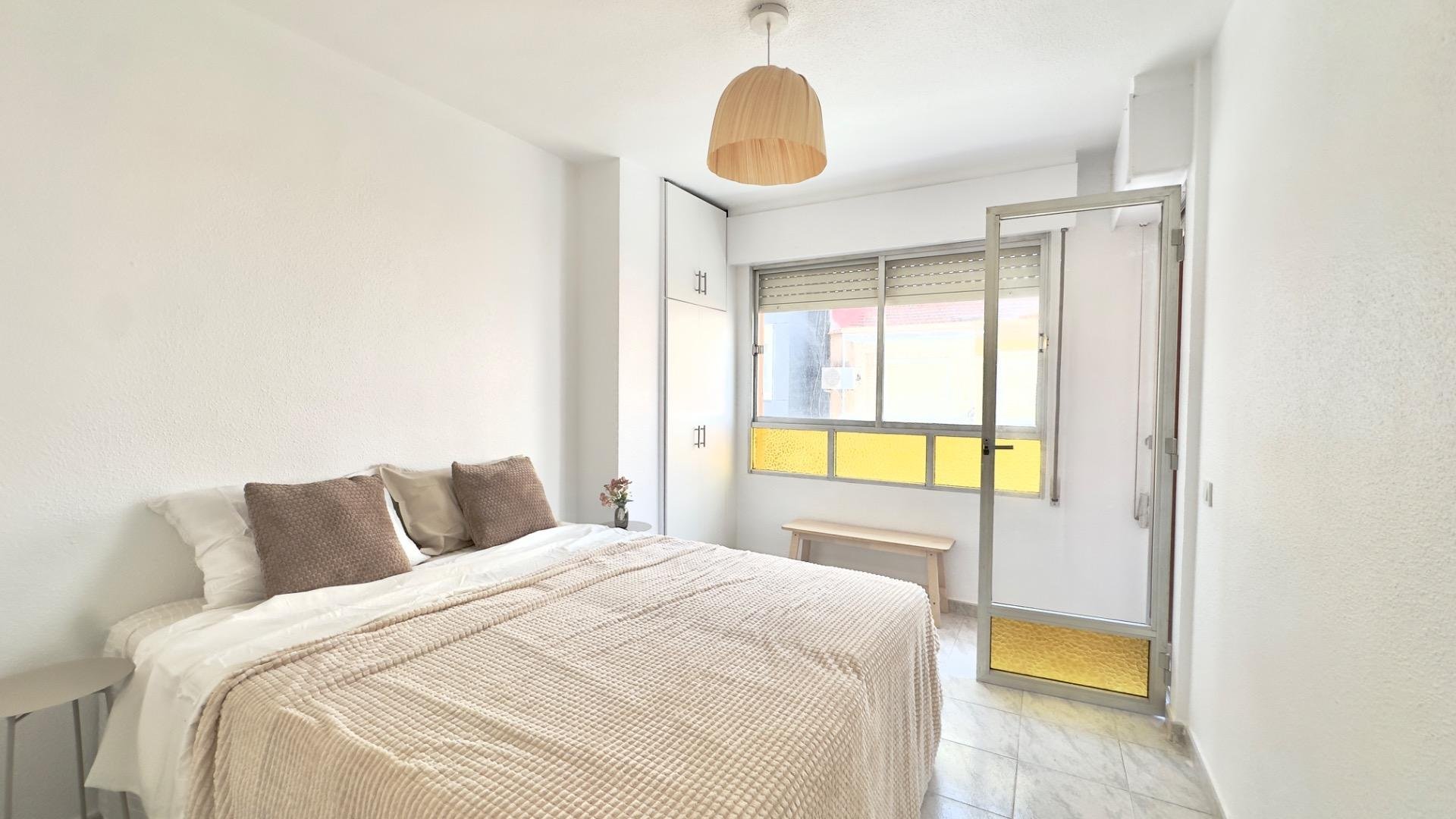 Apartamento en Torrevieja, Alicante, España 3 dormitorios, 95 m2 No. 188527