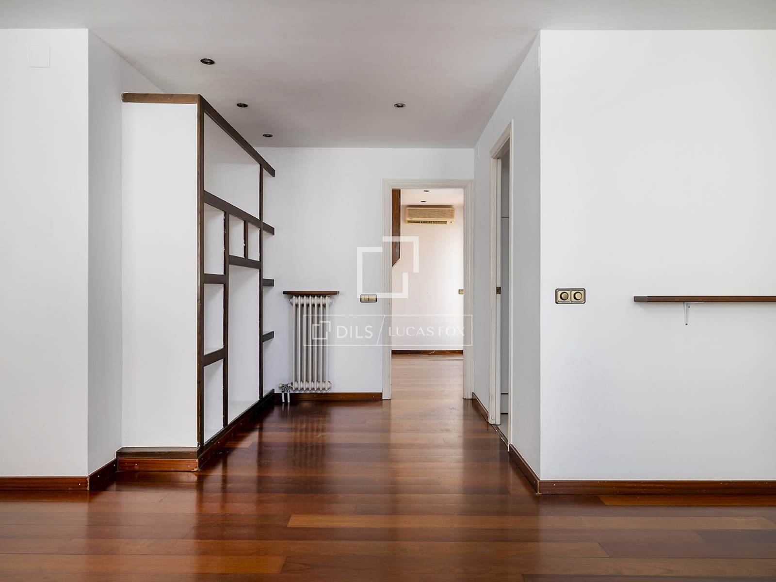 Kattohuoneisto Barcelona, Espanja 2 makuuhuonetta, 74 m2 No. 195615