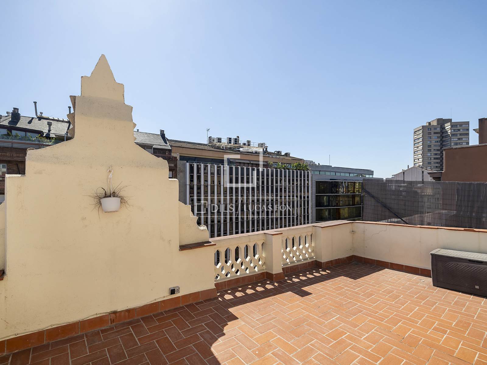 Kattohuoneisto Barcelona, Espanja 2 makuuhuonetta, 74 m2 No. 195615