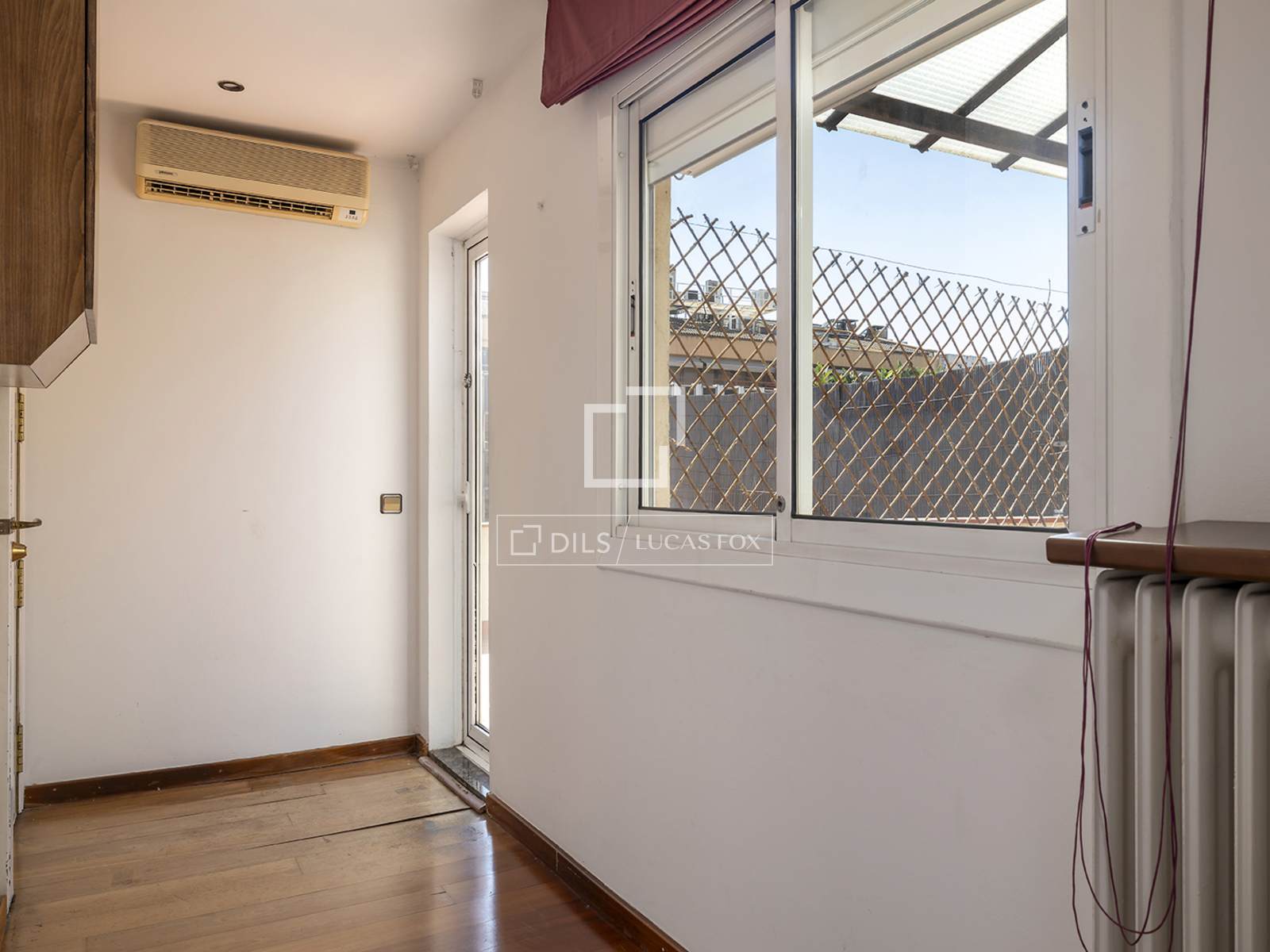 Kattohuoneisto Barcelona, Espanja 2 makuuhuonetta, 74 m2 No. 195615