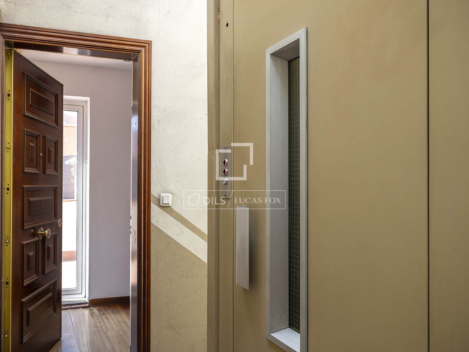 Kattohuoneisto Barcelona, Espanja 2 makuuhuonetta, 74 m2 No. 195615