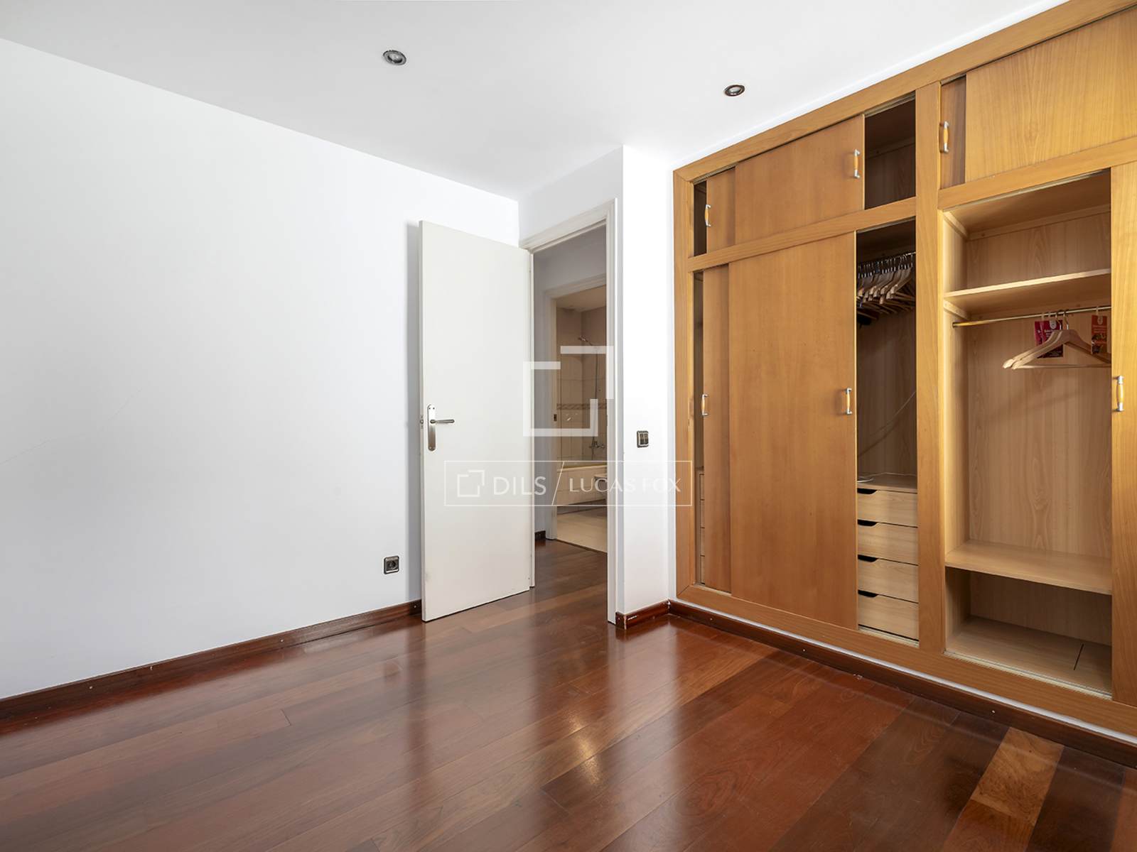 Kattohuoneisto Barcelona, Espanja 2 makuuhuonetta, 74 m2 No. 195615