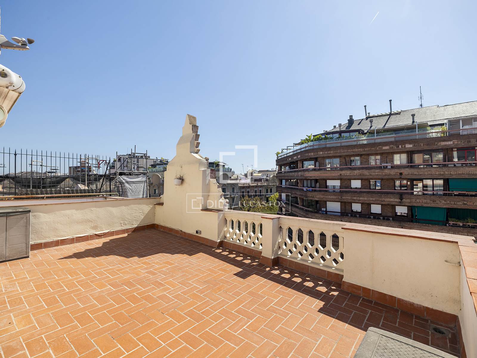 Kattohuoneisto Barcelona, Espanja 2 makuuhuonetta, 74 m2 No. 195615