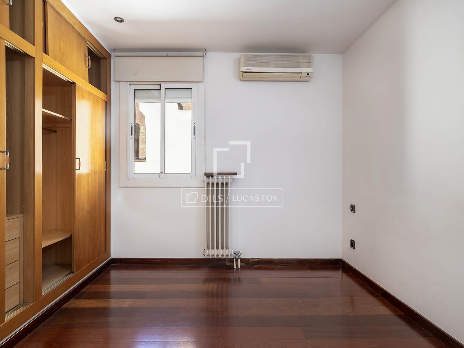 Kattohuoneisto Barcelona, Espanja 2 makuuhuonetta, 74 m2 No. 195615